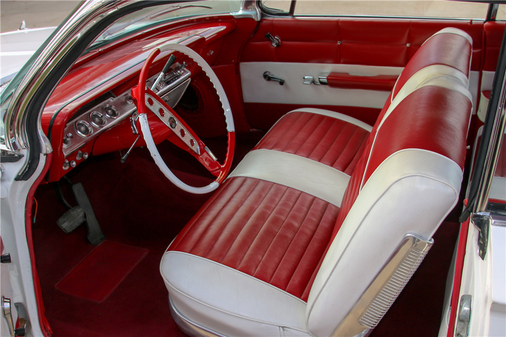 1961 CHEVROLET IMPALA SS BUBBLE TOP - Interior - 189570