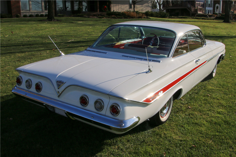 1961 CHEVROLET IMPALA SS BUBBLE TOP - Rear 3/4 - 189570