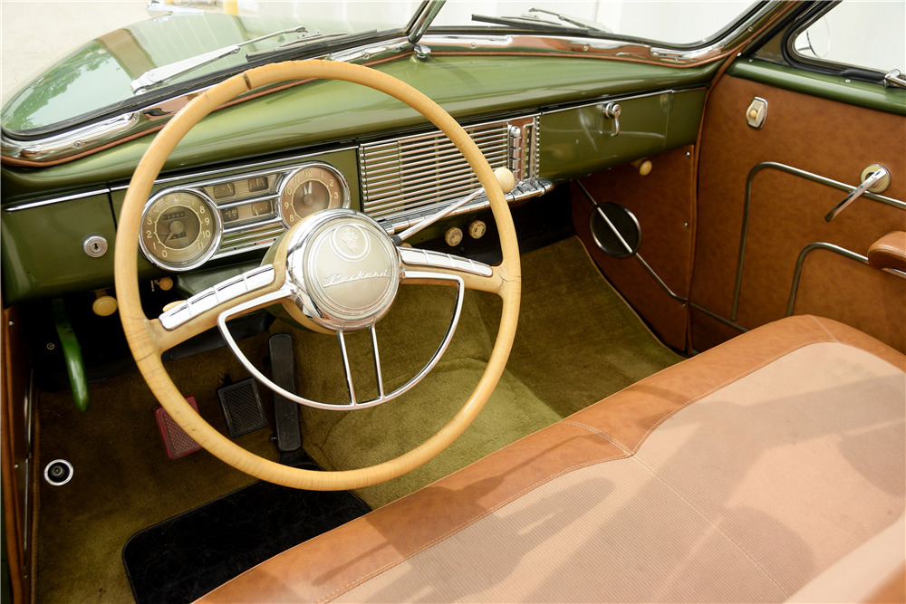 1948 PACKARD SUPER 8 CONVERTIBLE - Interior - 189592