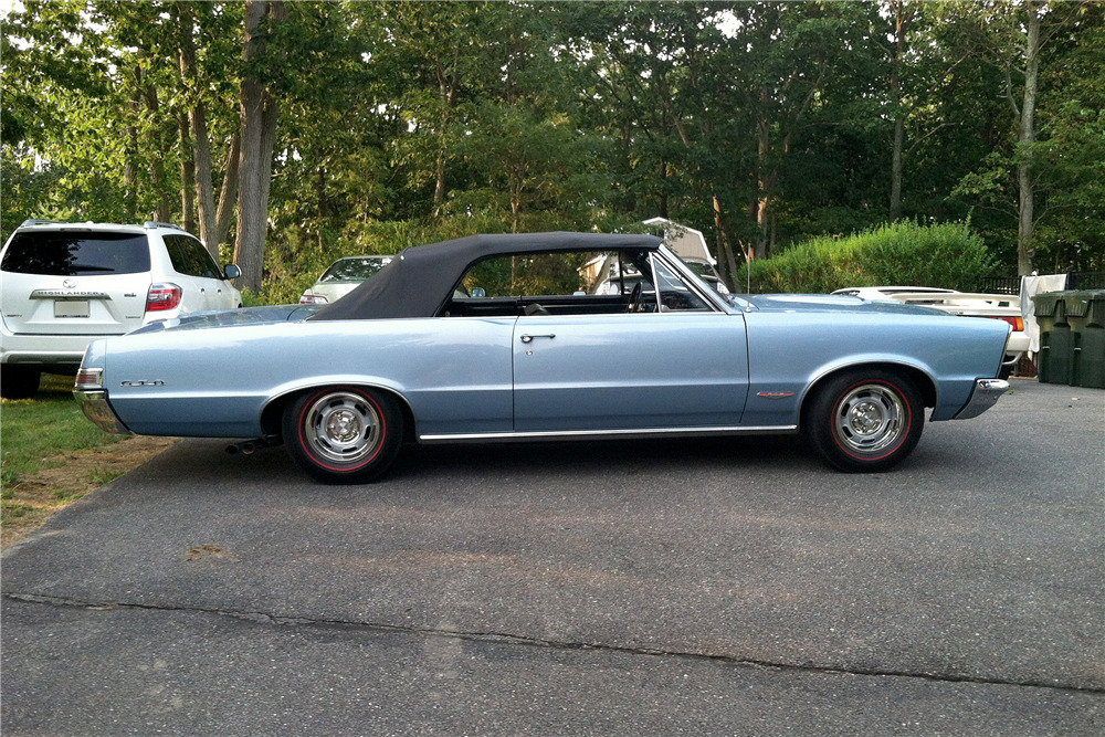 1965 PONTIAC LEMANS CONVERTIBLE - Rear 3/4 - 189607