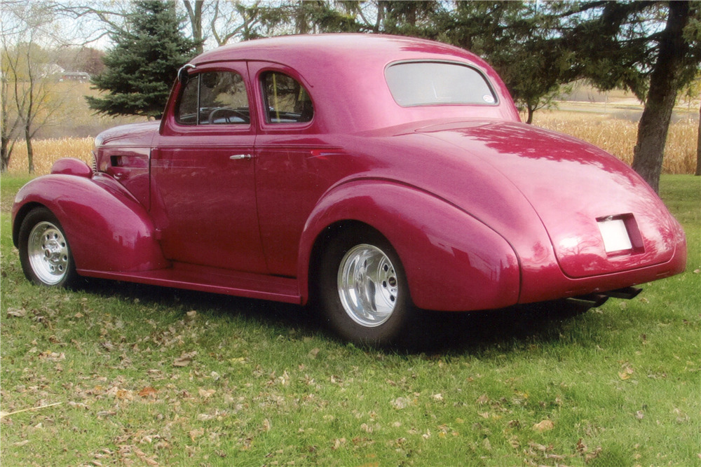 1939 CHEVROLET CUSTOM COUPE - Rear 3/4 - 189622