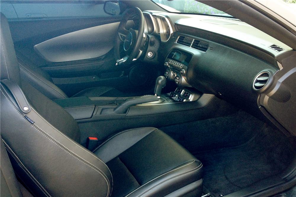 2010 CHEVROLET CAMARO 2SS RS CUSTOM COUPE - Interior - 189638