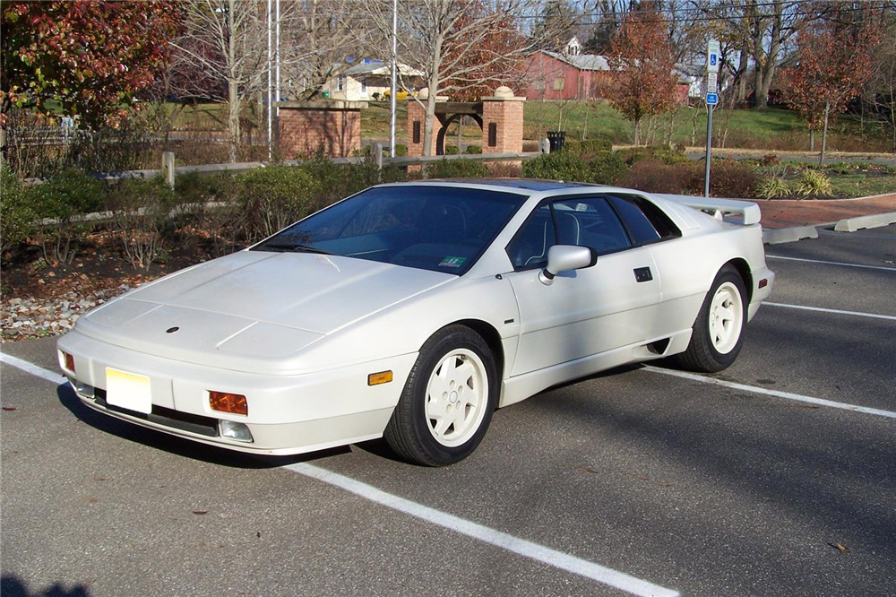 1988 LOTUS ESPRIT - Front 3/4 - 189643