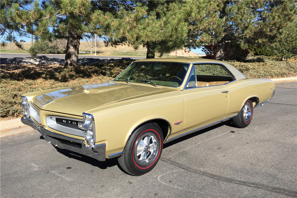 1966 PONTIAC GTO  - Front 3/4 - 189682