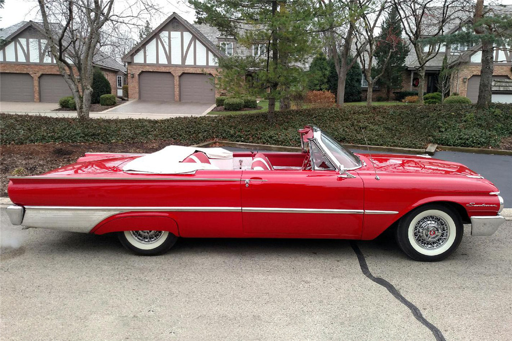 1961 FORD GALAXIE SUNLINER CONVERTIBLE - Side Profile - 189686