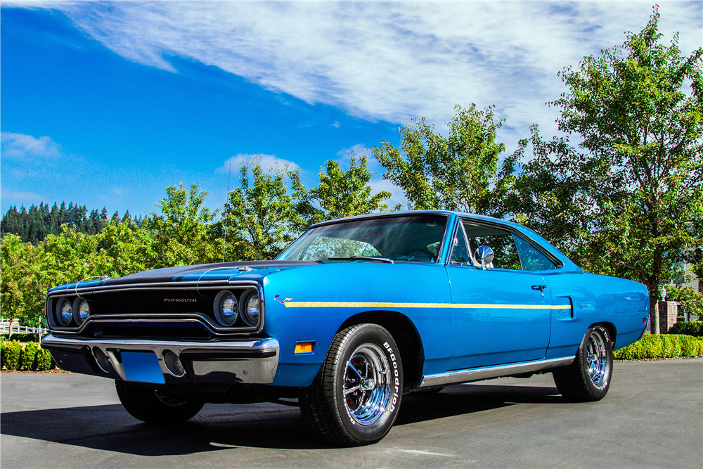 1970 PLYMOUTH ROAD RUNNER - Front 3/4 - 189702