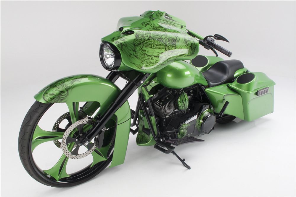 2010 HARLEY-DAVIDSON FLHX CUSTOM MOTORCYCLE - Front 3/4 - 189748