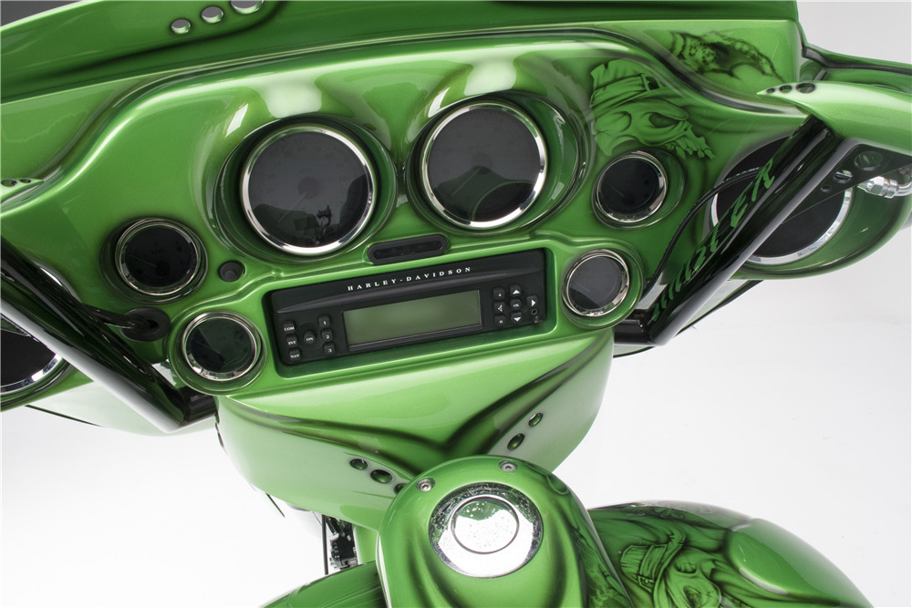 2010 HARLEY-DAVIDSON FLHX CUSTOM MOTORCYCLE - Interior - 189748