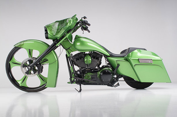 2010 HARLEY-DAVIDSON FLHX CUSTOM MOTORCYCLE - Side Profile - 189748