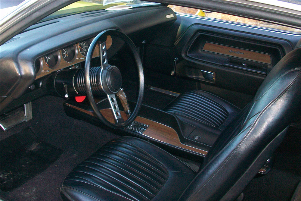 1971 DODGE CHALLENGER R/T - Interior - 189879