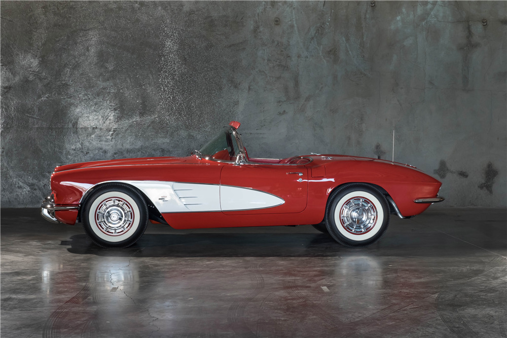 1961 CHEVROLET CORVETTE CONVERTIBLE - Side Profile - 189899