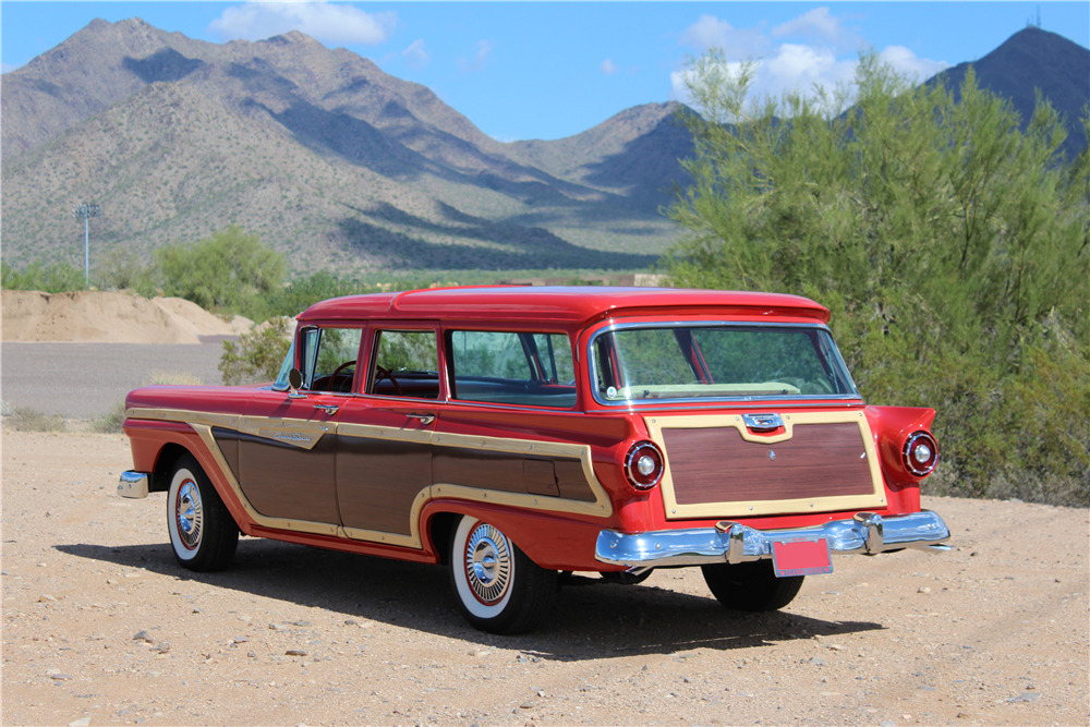 1957 FORD COUNTRY SQUIRE WOODY WAGON - Rear 3/4 - 189955