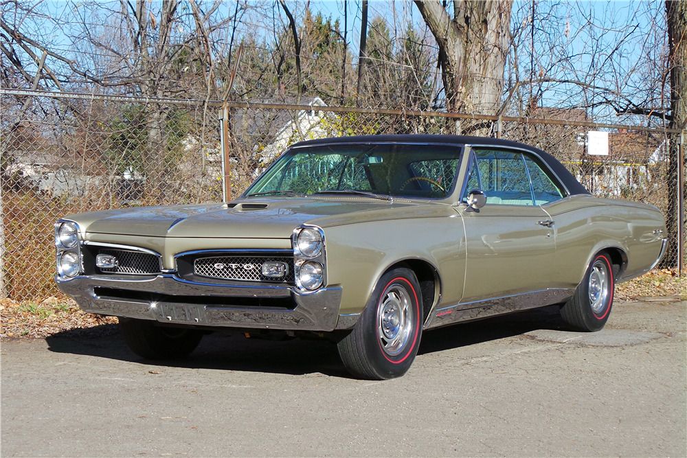 1967 PONTIAC GTO  - Front 3/4 - 189986