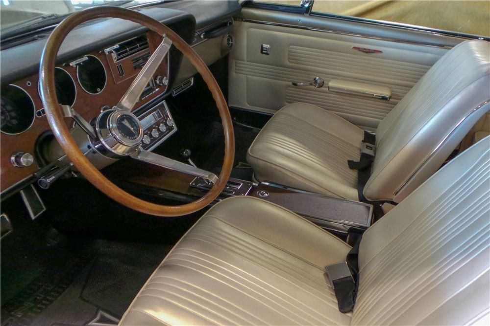 1967 PONTIAC GTO  - Interior - 189986