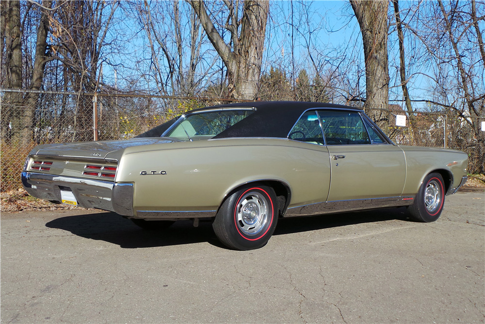 1967 PONTIAC GTO  - Rear 3/4 - 189986