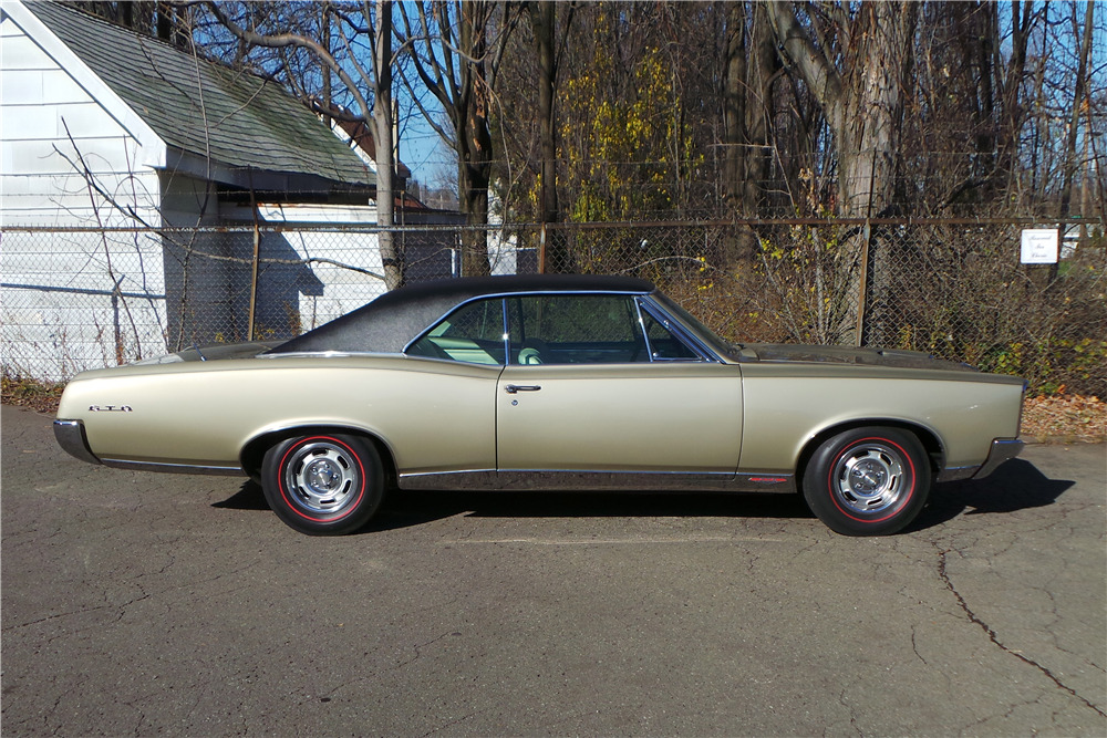 1967 PONTIAC GTO  - Side Profile - 189986