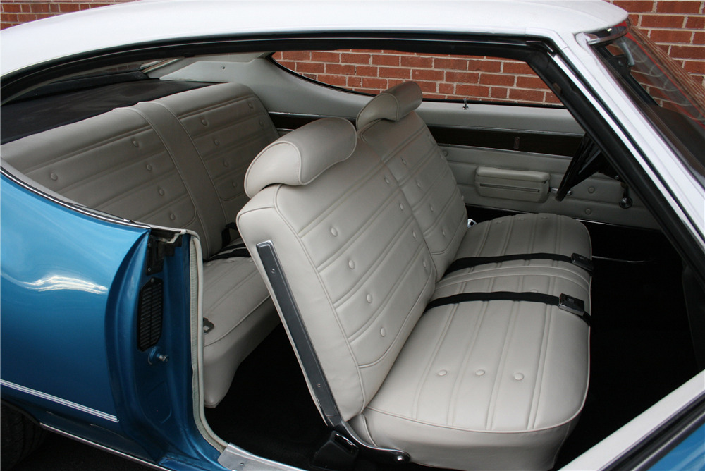 1972 OLDSMOBILE CUTLASS S  - Interior - 189988