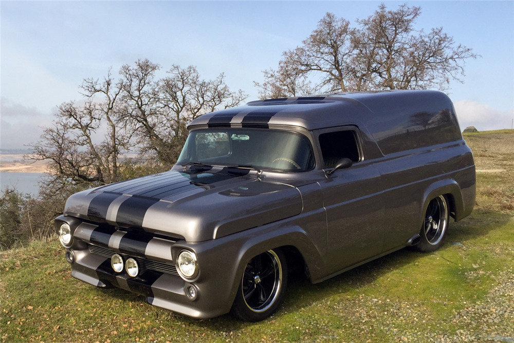 1957 FORD CUSTOM PANEL VAN Front 3 4 190172