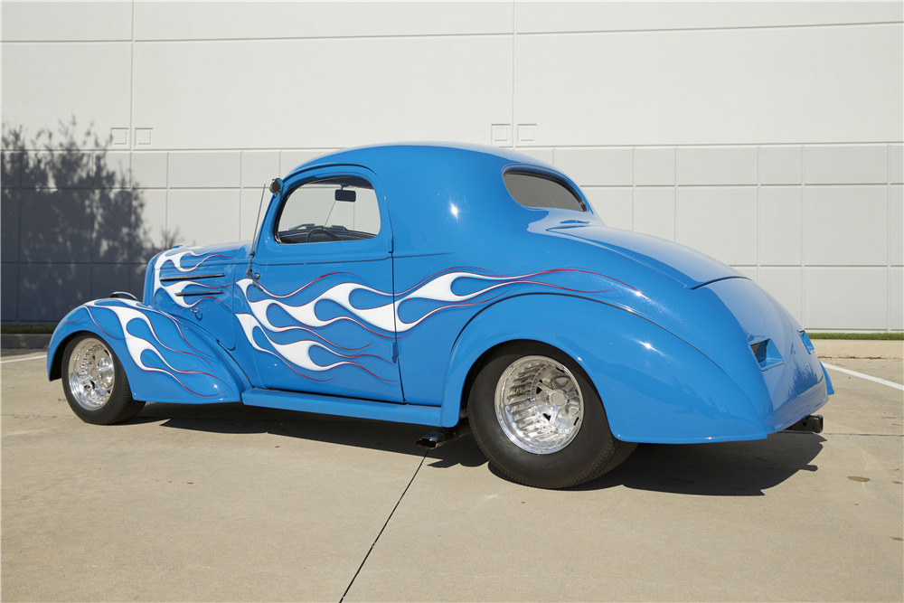 1935 CHEVROLET MASTER CUSTOM COUPE - Rear 3/4 - 190269