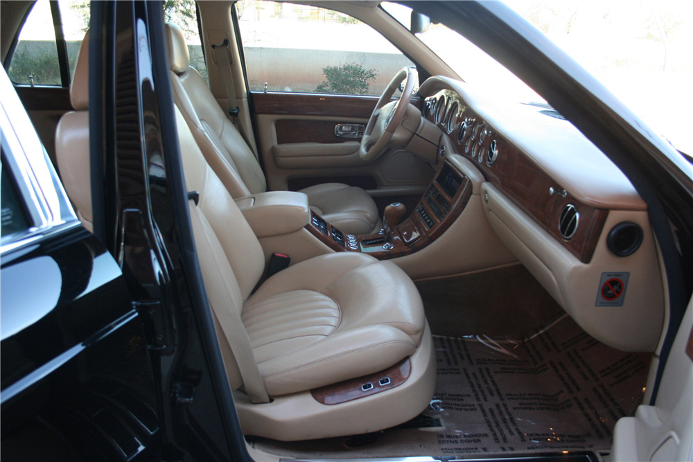 1999 BENTLEY ARNAGE 4-DOOR SEDAN - Interior - 190438