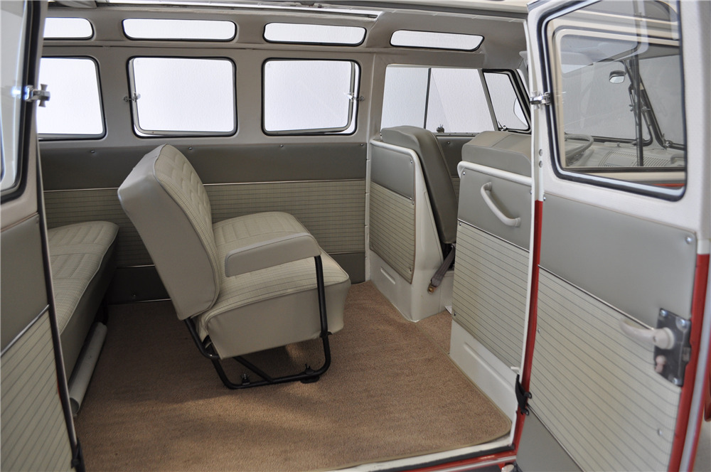 1966 VOLKSWAGEN 21-WINDOW SAMBA BUS - Interior - 190501