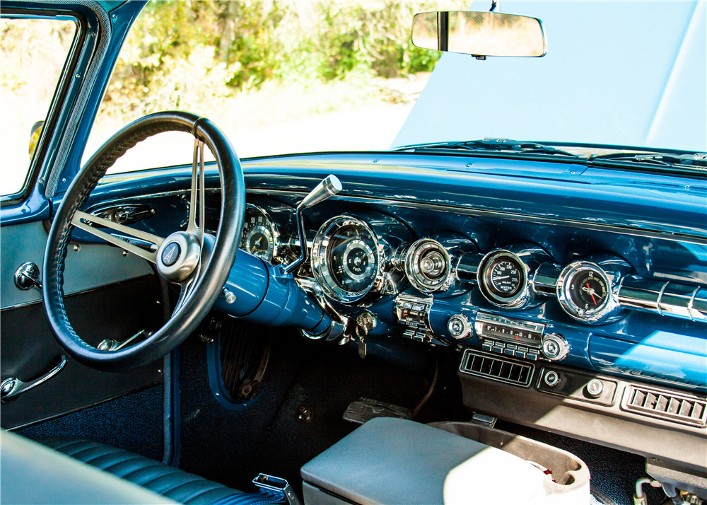 1958 PONTIAC STAR CHIEF CUSTOM SAFARI WAGON - Interior - 190957