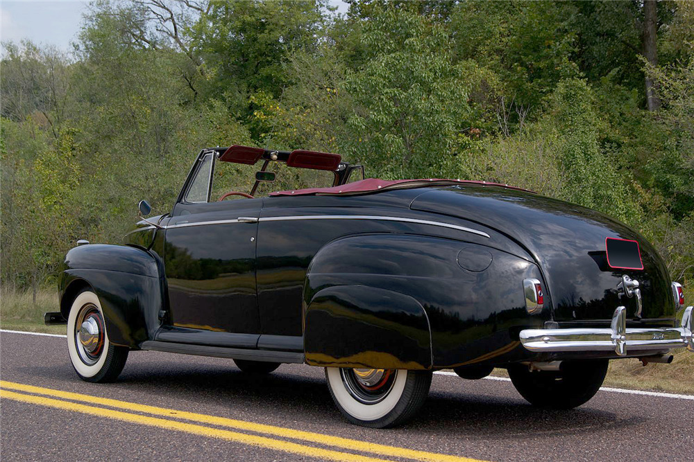 1941 FORD SUPER DELUXE CONVERTIBLE - Rear 3/4 - 191141