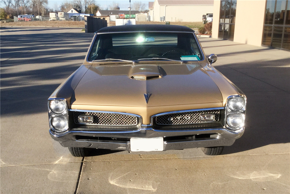 1967 PONTIAC GTO  - Front 3/4 - 191496