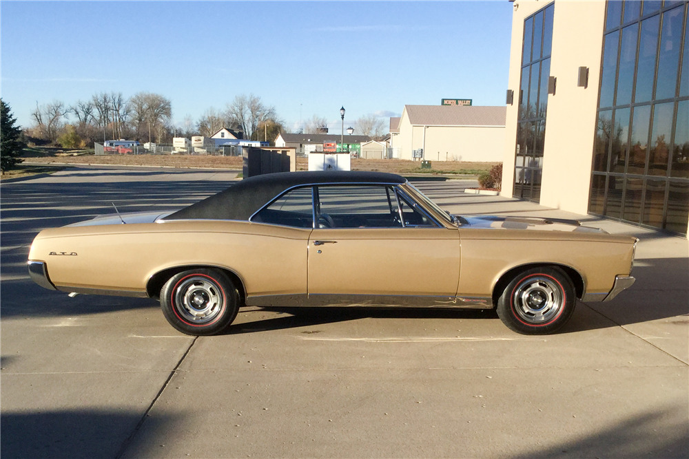 1967 PONTIAC GTO  - Side Profile - 191496