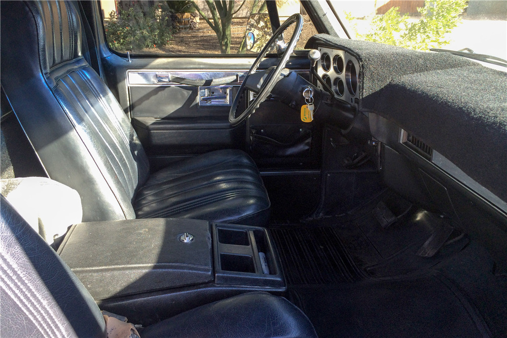 1981 GMC SIERRA CLASSIC PICKUP - Interior - 191563