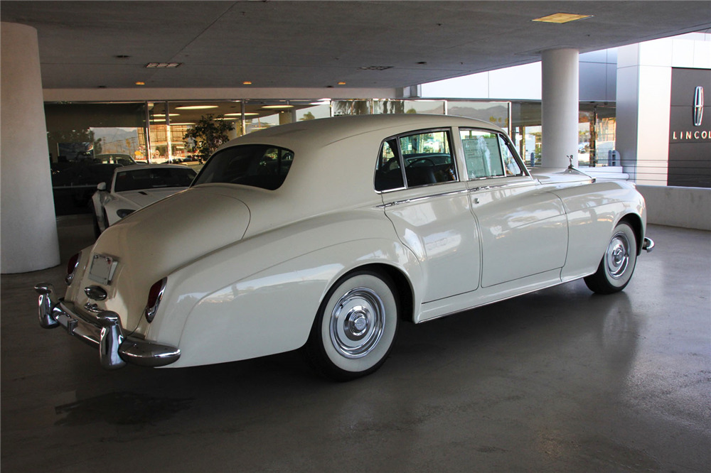 1961 ROLLS-ROYCE SILVER CLOUD II 4-DOOR SEDAN - Rear 3/4 - 192505