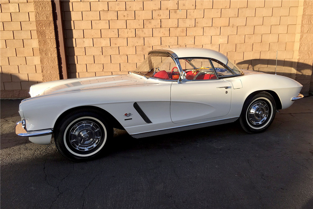 1962 CHEVROLET CORVETTE CONVERTIBLE - Front 3/4 - 192513