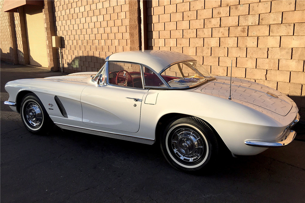 1962 CHEVROLET CORVETTE CONVERTIBLE - Rear 3/4 - 192513