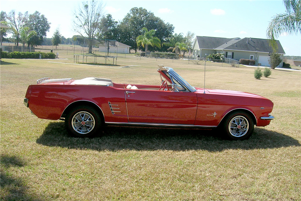 1966 FORD MUSTANG CONVERTIBLE - Side Profile - 193812