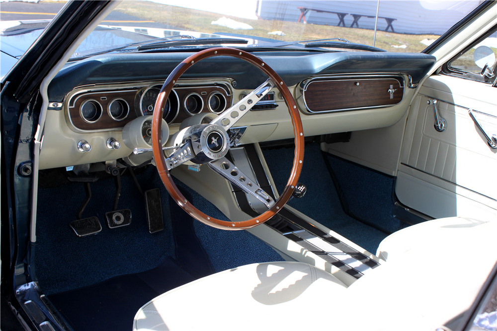 1965 FORD MUSTANG GT - Interior - 193891