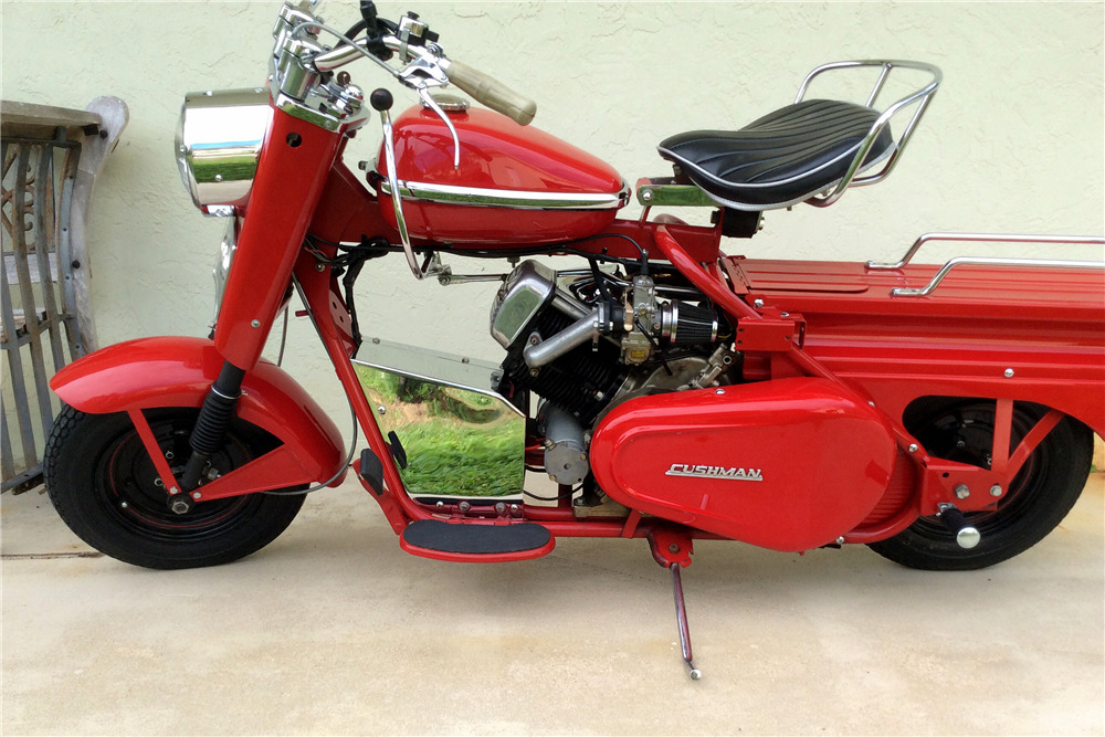 1964 CUSHMAN SILVER EAGLE SCOOTER - Rear 3/4 - 193945