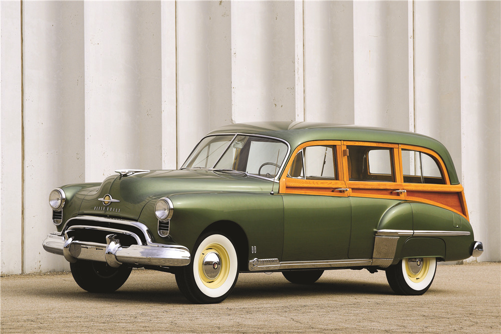 1949 OLDSMOBILE 88 WOODY WAGON - Front 3/4 - 194207
