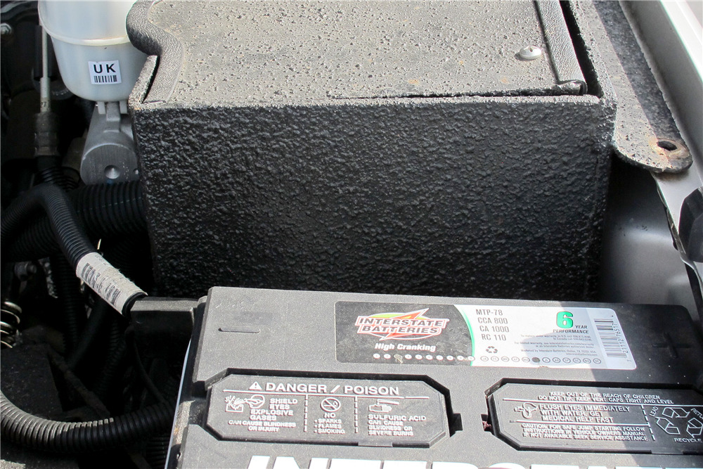 2004 CHEVROLET SUBURBAN  - Engine - 194230