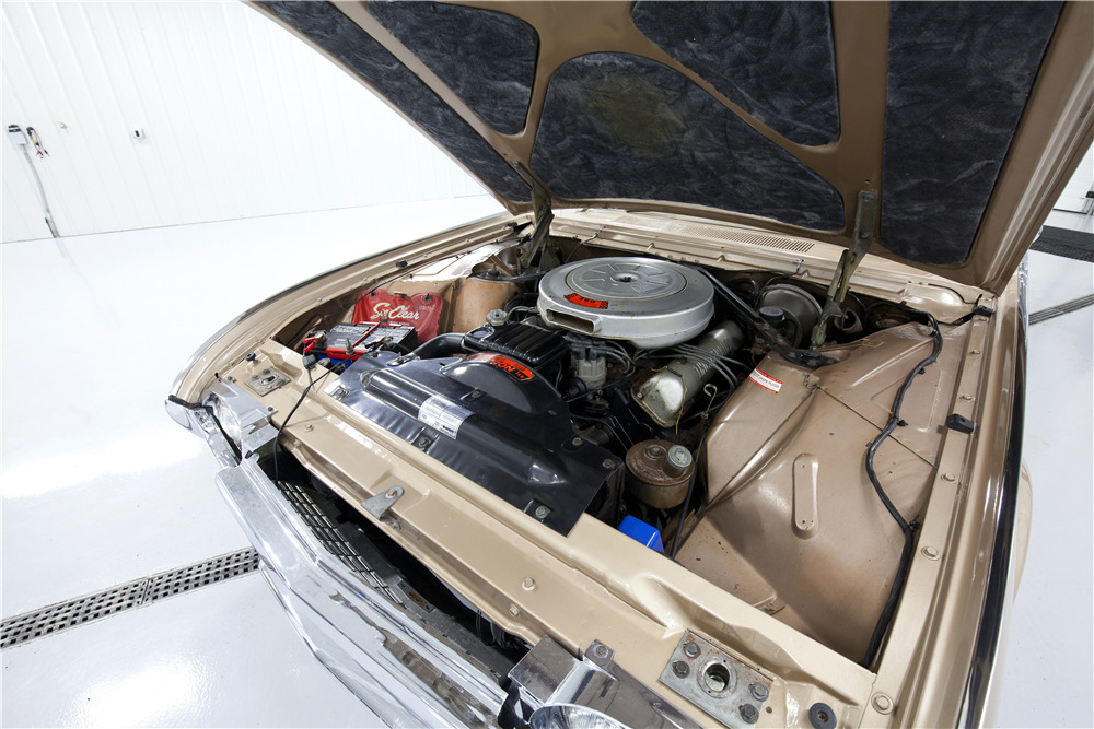 1961 FORD THUNDERBIRD - Engine - 195220