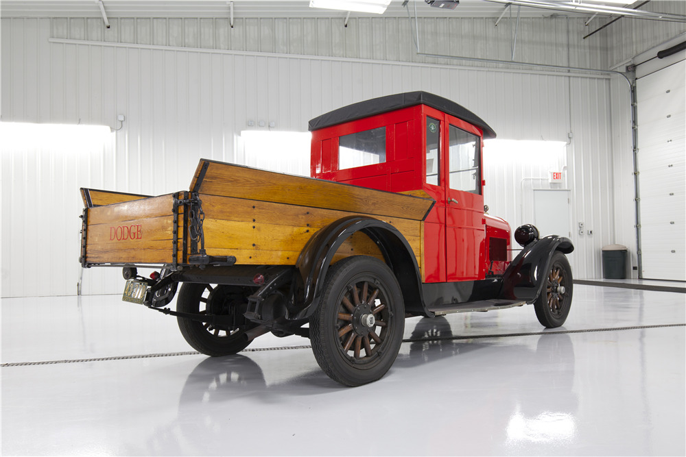1927 DODGE BROTHERS WOODY PICKUP - Rear 3/4 - 195227