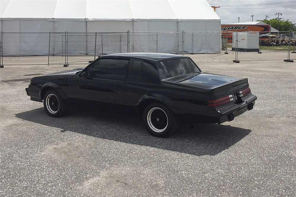 1987 BUICK GRAND NATIONAL CUSTOM COUPE - Rear 3/4 - 195246