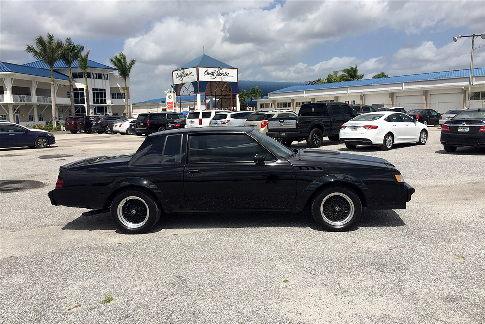 1987 BUICK GRAND NATIONAL CUSTOM COUPE - Side Profile - 195246