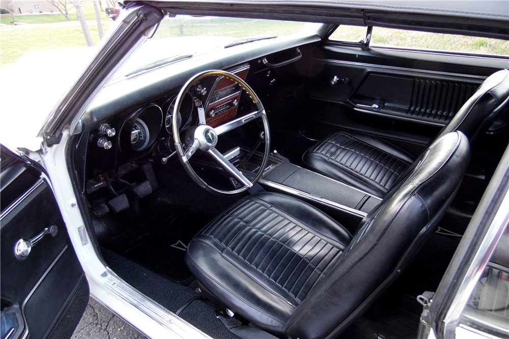 1967 PONTIAC FIREBIRD SPRINT CONVERTIBLE - Interior - 195561