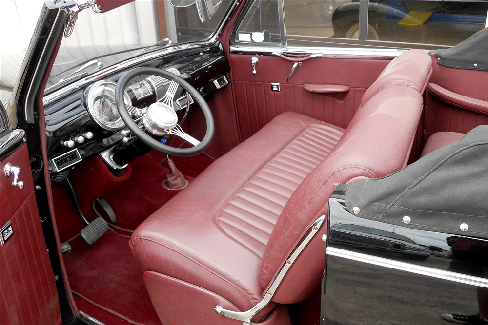 1941 LINCOLN ZEPHYR CUSTOM CONVERTIBLE - Interior - 195574