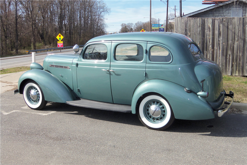 1936 STUDEBAKER DICTATOR 4-DOOR SEDAN - Side Profile - 195742