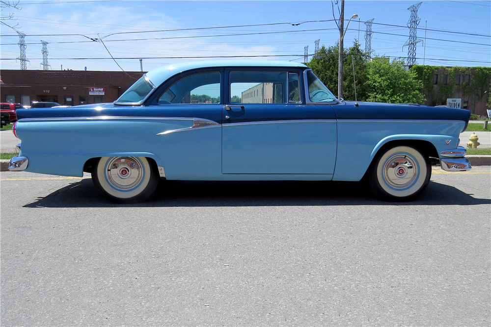 1956 FORD CUSTOM LINE SEDAN - Side Profile - 195819