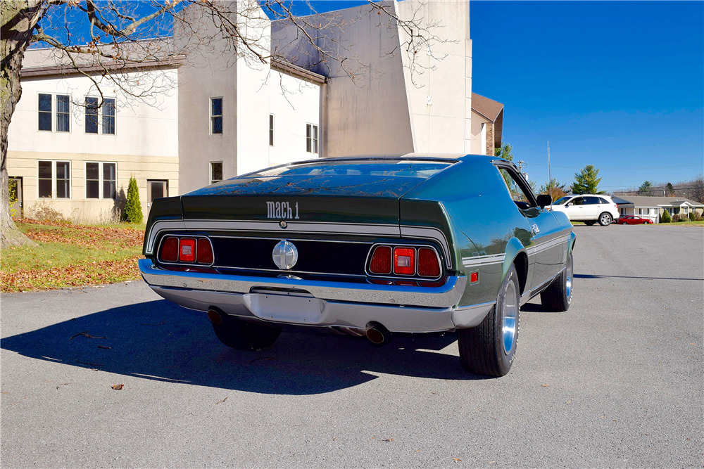 1971 FORD MUSTANG MACH 1 429 CJ FASTBACK - Rear 3/4 - 195820