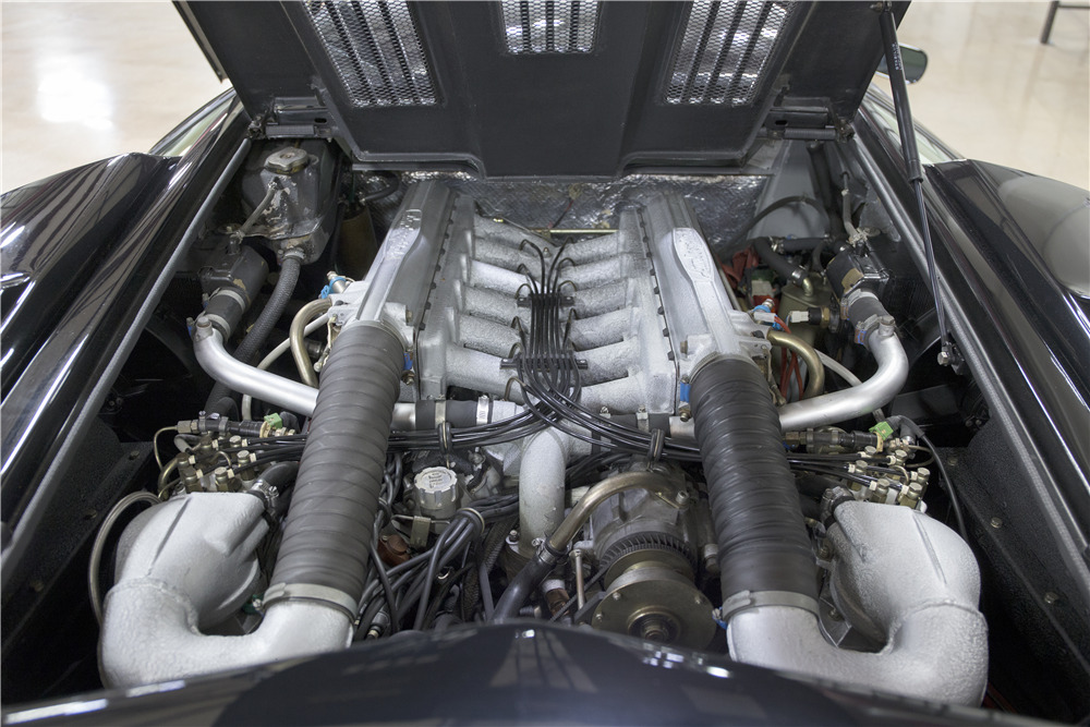 1989 LAMBORGHINI COUNTACH 25TH ANNIVERSARY EDITION - Engine - 195863