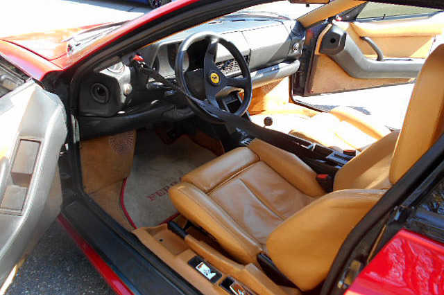 1988 FERRARI TESTAROSSA - Interior - 196019