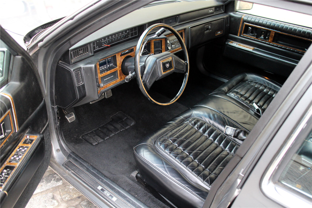 1985 CADILLAC DE VILLE - Interior - 196096